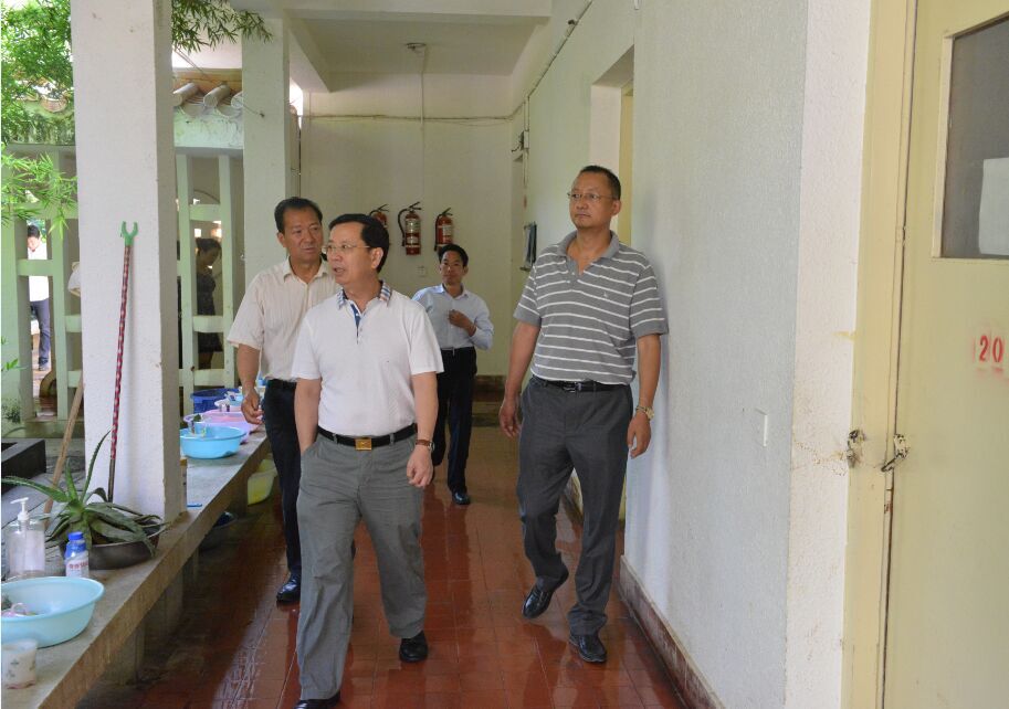 图为省残联领导到KY开元调研（三）